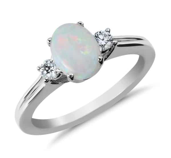 white opal compared to diamond alternative white opal compared to diamond alternative