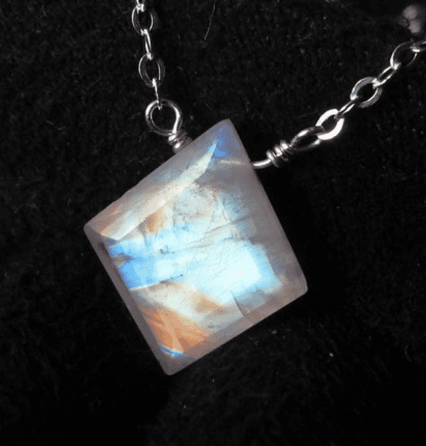 white labradorite rainbow moonstone