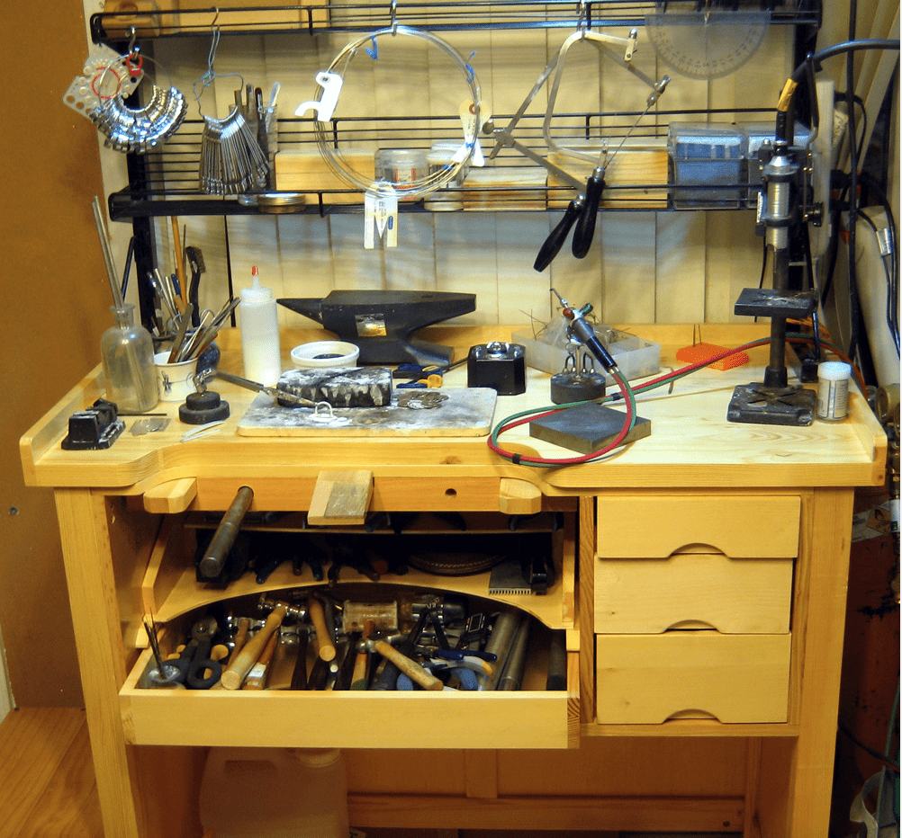 bench jeweler