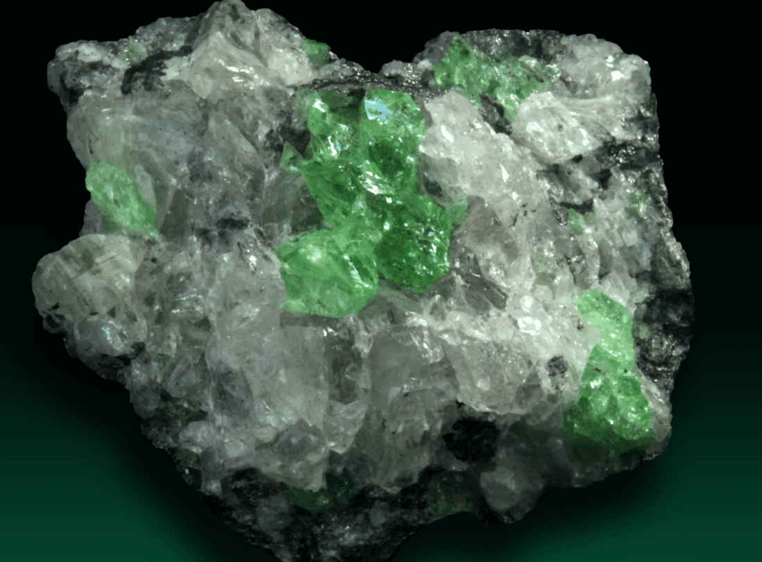 tsavorite rough