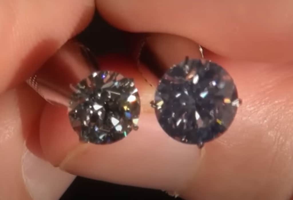 2 G color diamonds in direct sunlight