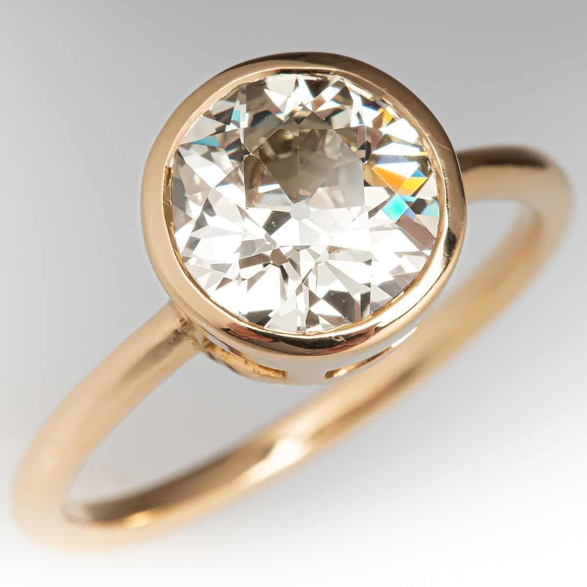 K Diamond bezel setting K Diamond bezel setting